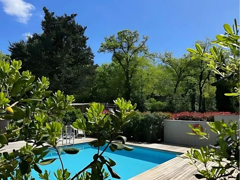 Camping proche de Nice dans les Alpes-Maritimes à Saint-Jeannet – Réserver un mobil-home près de Vence et Cagnes-sur-Mer - piscine-végétale